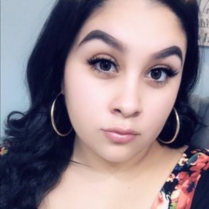 Meet your Posher, Tania